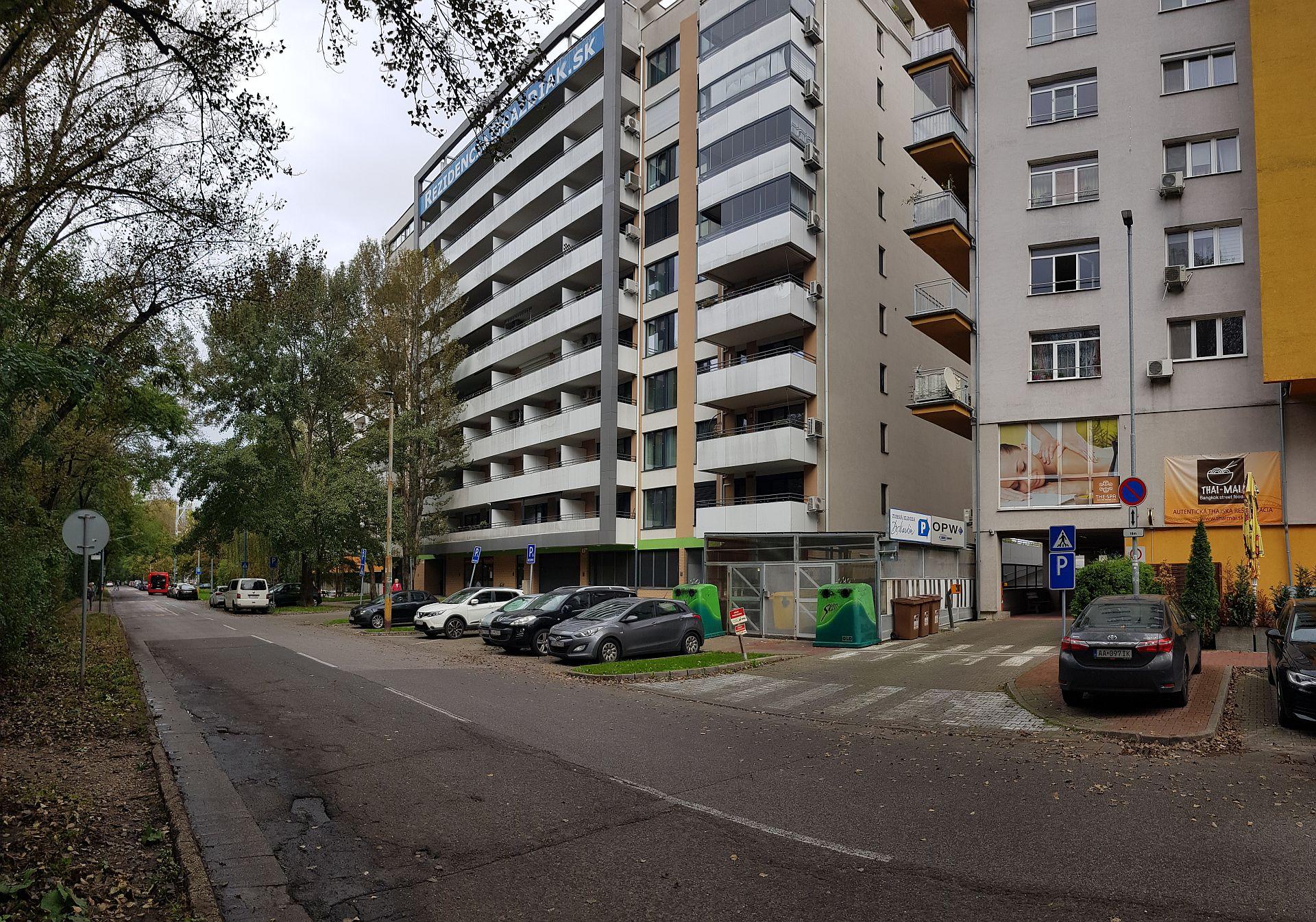 PRENÁJOM  Parkovacie miesto Antolská ulica, Bratislava Petržalka EXPIS REAL