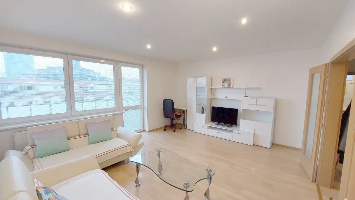 PRENÁJOM 3izb priestranný byt Staré mesto Expisreal