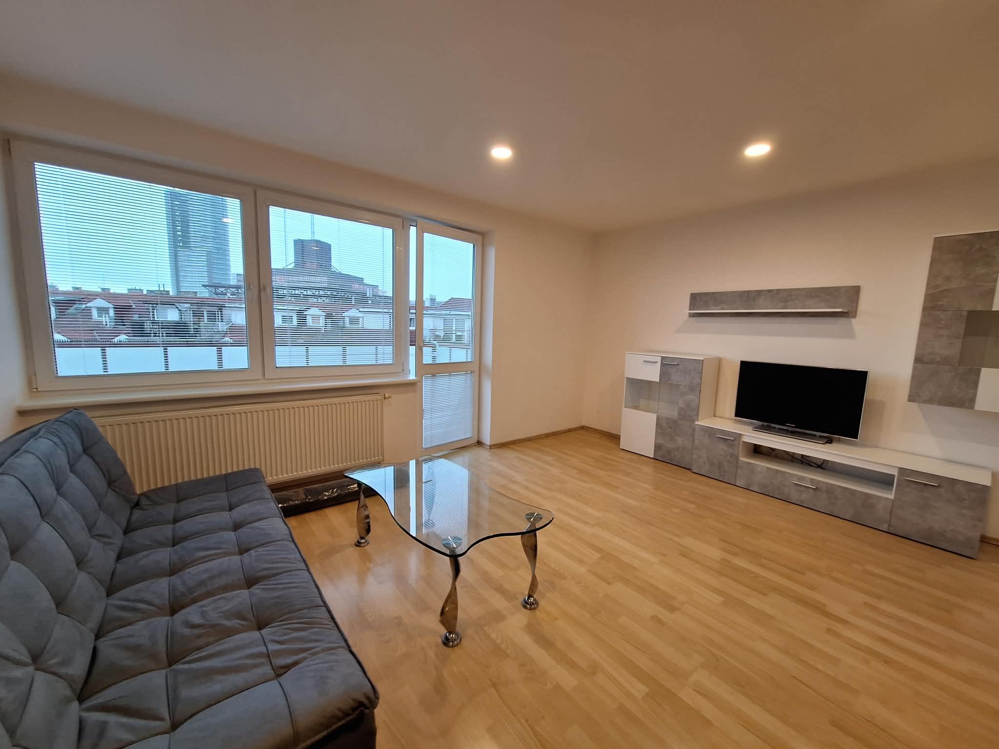 PRENÁJOM 3izb  byt Staré mesto Šancová orientácia do tichého dvora Expisreal