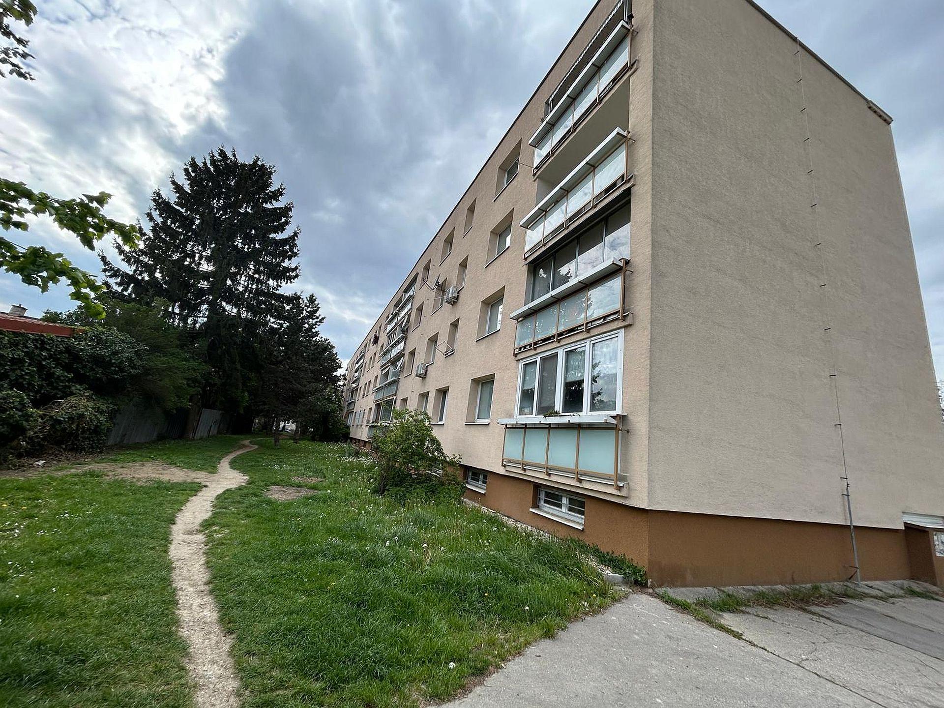 PREDAJ 3 izbový byt s loggiou, ulica Staré Záhrady, Ružinov - Bratislava II  EXPIS REAL