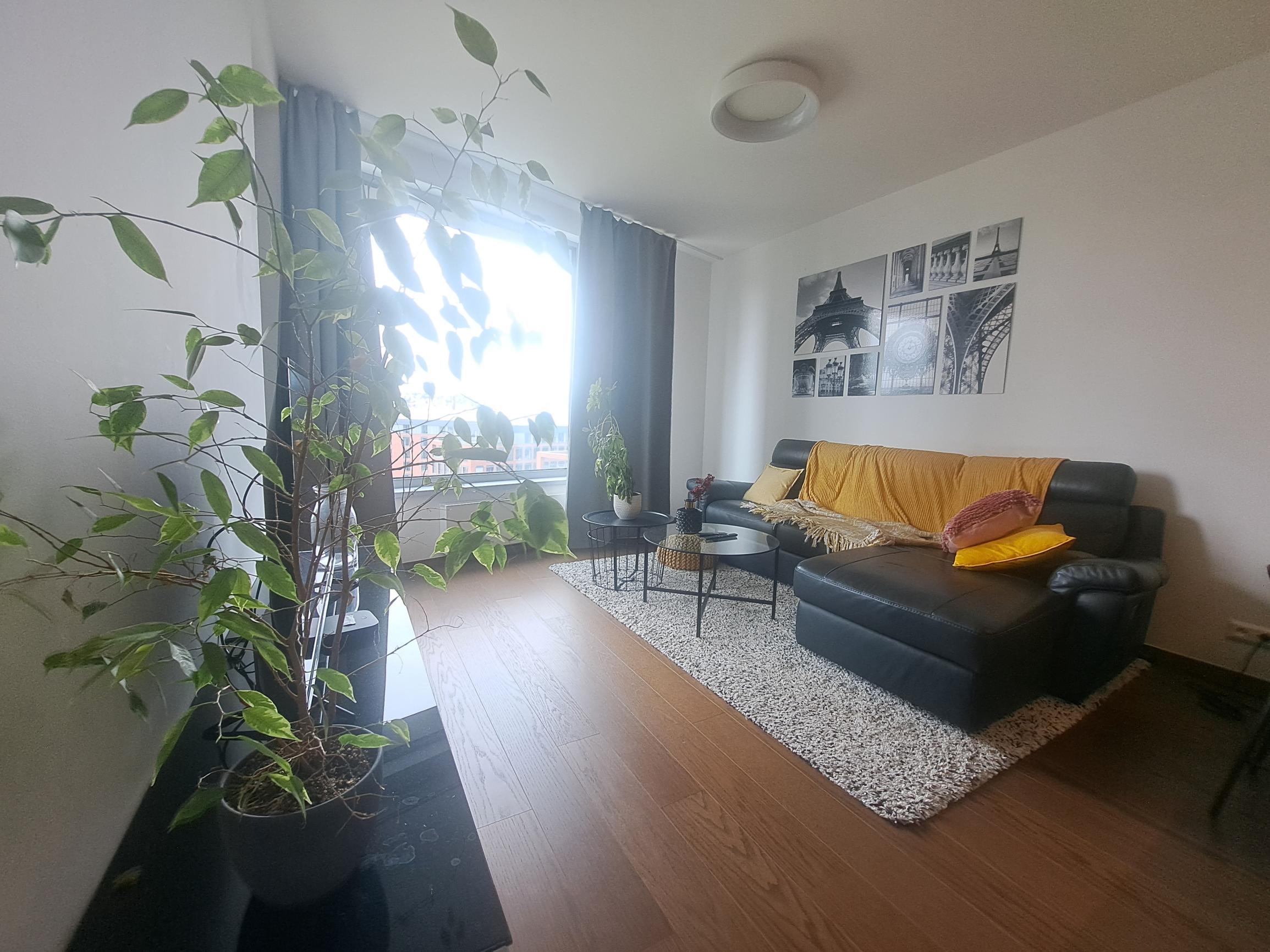 PRENÁJOM 2izb byt SKYPARK s výhľadom na hrad Bottova Staré mesto EXPISREAL