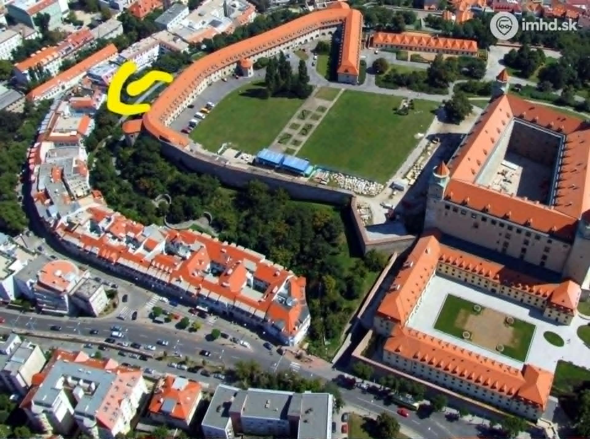 PRENÁJOM 3 izbový byt s parkingom pod hradom Zámocka EXPISREAL