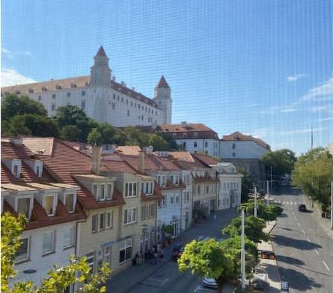 PRENÁJOM 3 izbový byt s parkingom pod hradom Zámocka EXPISREAL