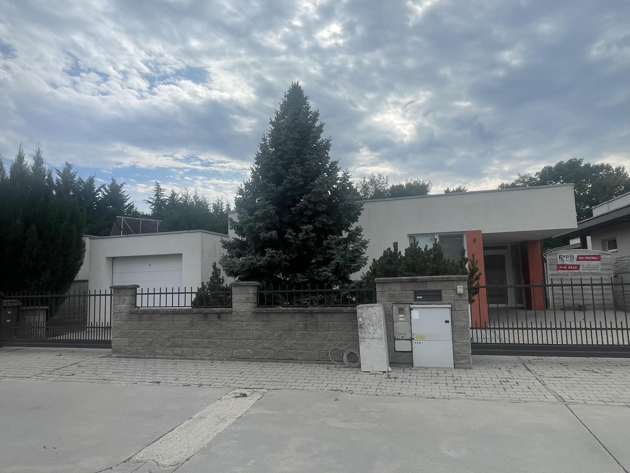 PREDAJ Rodinný dom Chorvátsky Grob, Čierna voda, EXPIS REAL