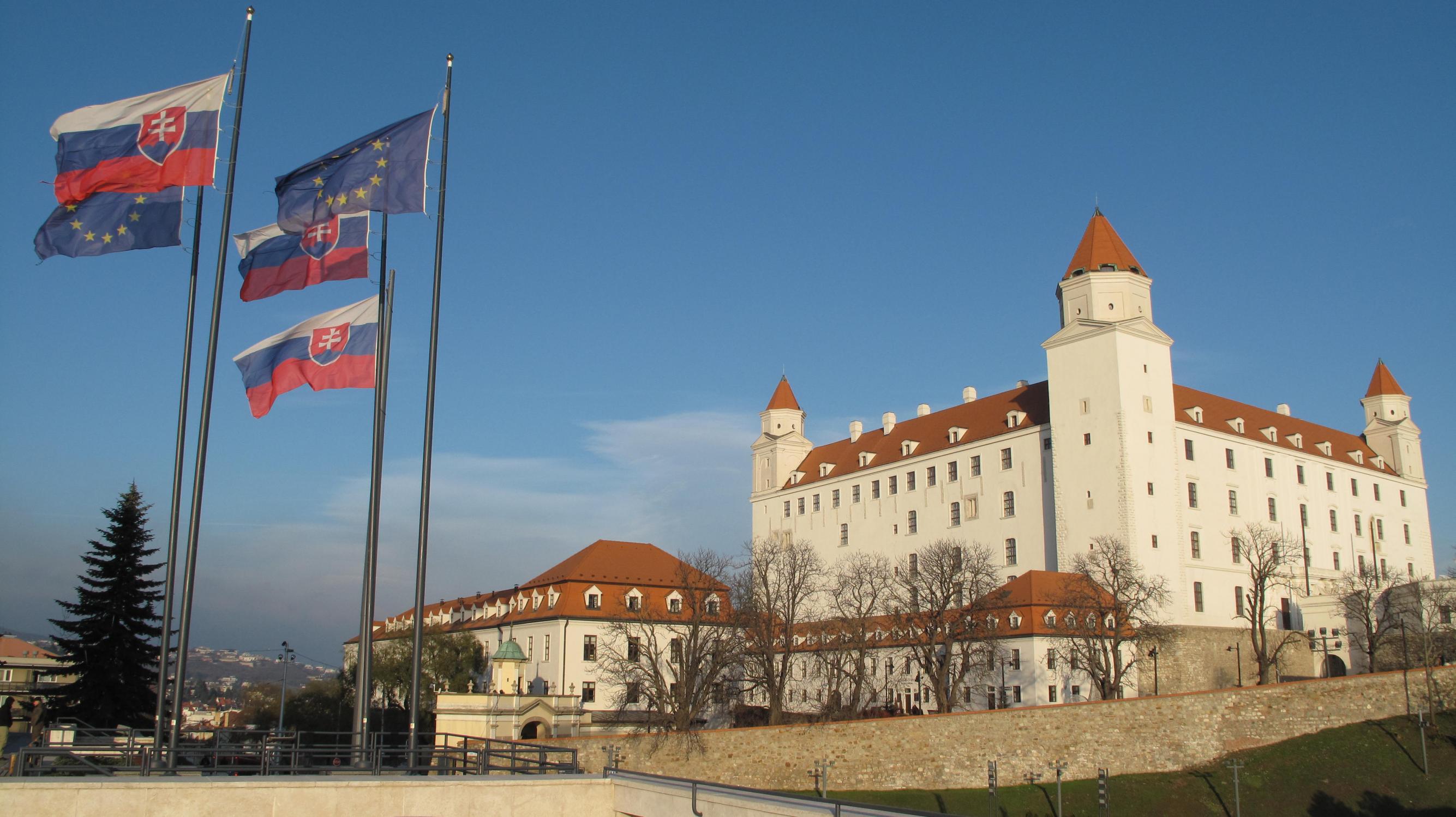 PRENÁJOM 2 izb. byt s balkónom, pri HRADE, Krátka ul., BA Staré Mesto EXPIS REAL